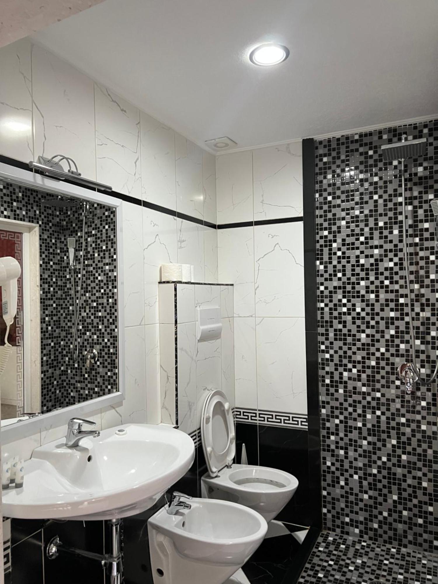 Hotel Kastria Tiranë Eksteriør bilde